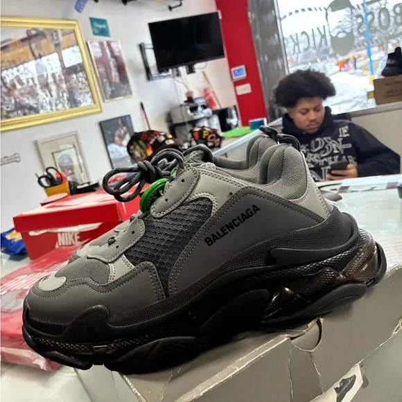 Balenciaga Triple S Sneakers Clear Sole Dark Grey Size 44 Pre Owned Used - Picture 9 of 14